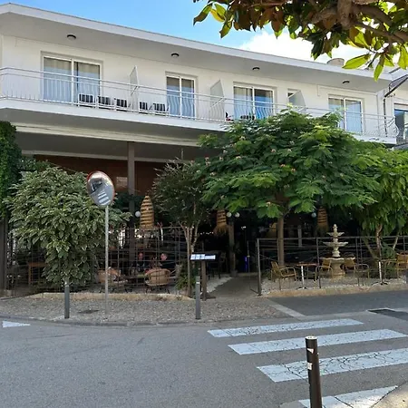 L'Illa Hotel Otel