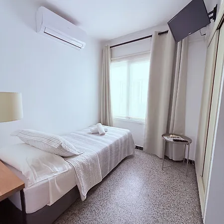 L'illa Hotel *